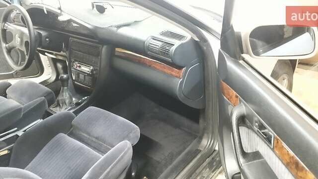 Белый Ауди 100, объемом двигателя 2.77 л и пробегом 491 тыс. км за 3300 $, фото 13 на Automoto.ua