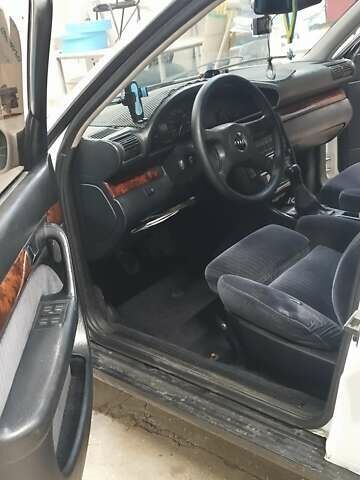 Белый Ауди 100, объемом двигателя 2.77 л и пробегом 491 тыс. км за 3300 $, фото 10 на Automoto.ua