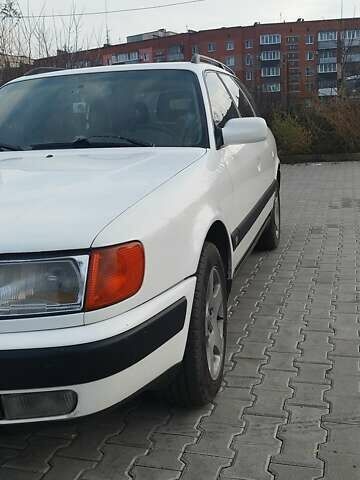 Белый Ауди 100, объемом двигателя 2.77 л и пробегом 491 тыс. км за 3300 $, фото 2 на Automoto.ua