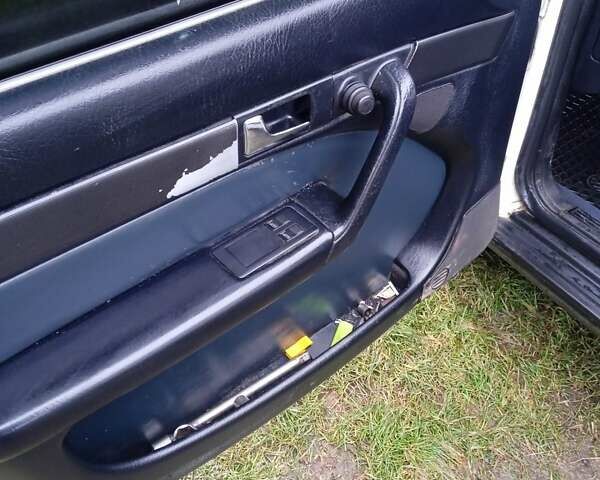 Білий Ауді 100, об'ємом двигуна 2.5 л та пробігом 300 тис. км за 2100 $, фото 1 на Automoto.ua