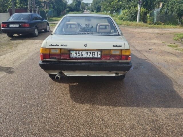 Бежевий Ауді 100, об'ємом двигуна 1.8 л та пробігом 1 тис. км за 750 $, фото 2 на Automoto.ua
