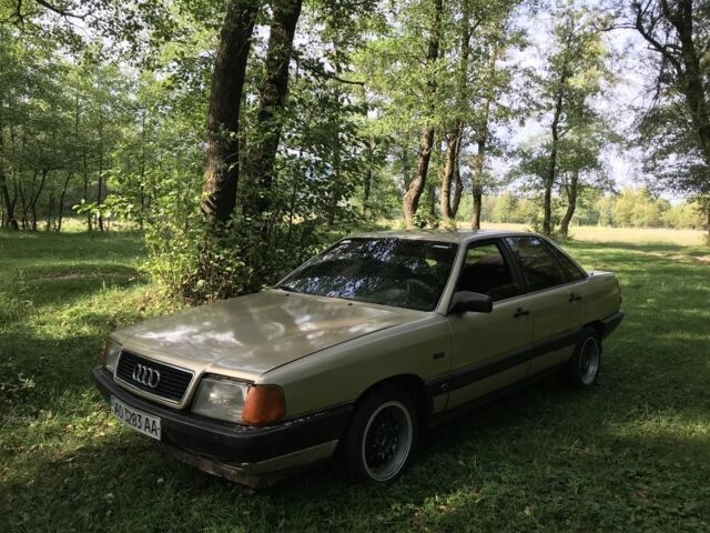 Бежевый Ауди 100, объемом двигателя 10 л и пробегом 3 тыс. км за 900 $, фото 3 на Automoto.ua