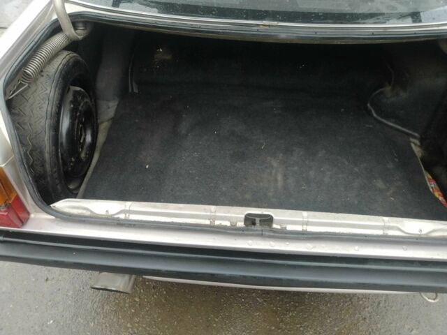 Бежевий Ауді 100, об'ємом двигуна 2.2 л та пробігом 100 тис. км за 1500 $, фото 11 на Automoto.ua