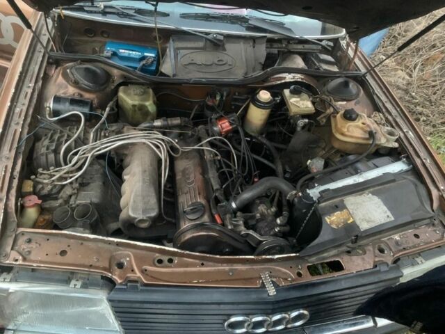 Бежевый Ауди 100, объемом двигателя 2.3 л и пробегом 333 тыс. км за 550 $, фото 4 на Automoto.ua