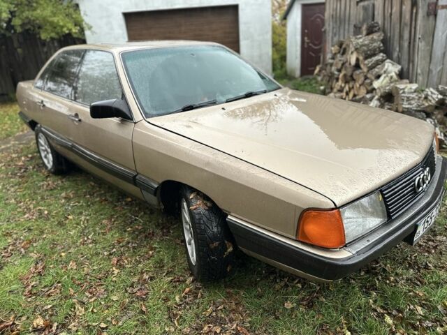 Бежевый Ауди 100, объемом двигателя 2 л и пробегом 300 тыс. км за 850 $, фото 1 на Automoto.ua
