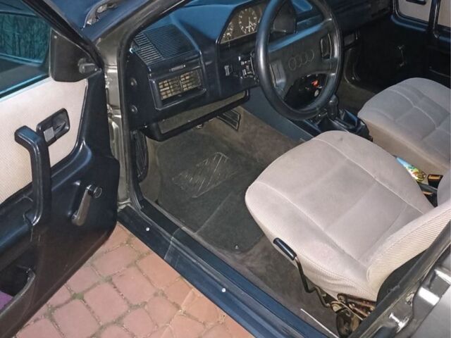 Бежевый Ауди 100, объемом двигателя 2 л и пробегом 350 тыс. км за 1200 $, фото 6 на Automoto.ua