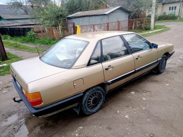 Бежевий Ауді 100, об'ємом двигуна 2 л та пробігом 400 тис. км за 1950 $, фото 6 на Automoto.ua