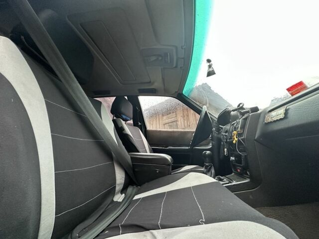 Бежевый Ауди 100, объемом двигателя 2 л и пробегом 300 тыс. км за 850 $, фото 7 на Automoto.ua