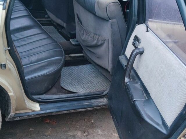 Бежевый Ауди 100, объемом двигателя 2.2 л и пробегом 2 тыс. км за 1426 $, фото 9 на Automoto.ua