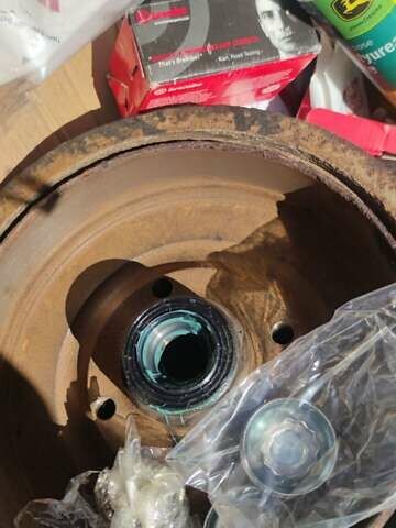 Бежевый Ауди 100, объемом двигателя 2.23 л и пробегом 300 тыс. км за 1377 $, фото 10 на Automoto.ua