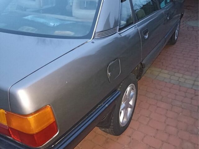 Бежевый Ауди 100, объемом двигателя 2 л и пробегом 350 тыс. км за 1200 $, фото 5 на Automoto.ua