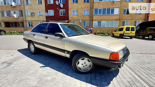 Бежевый Ауди 100, объемом двигателя 1.8 л и пробегом 398 тыс. км за 1690 $, фото 15 на Automoto.ua