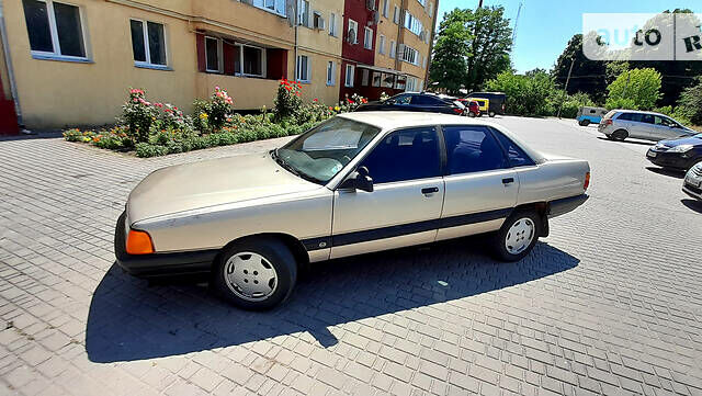 Бежевый Ауди 100, объемом двигателя 1.8 л и пробегом 398 тыс. км за 1690 $, фото 5 на Automoto.ua