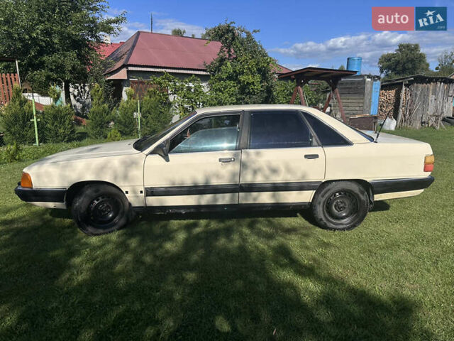 Бежевый Ауди 100, объемом двигателя 1.76 л и пробегом 337 тыс. км за 1900 $, фото 1 на Automoto.ua