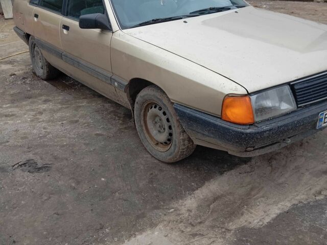 Бежевий Ауді 100, об'ємом двигуна 1.8 л та пробігом 377 тис. км за 1200 $, фото 2 на Automoto.ua