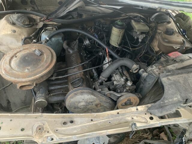 Бежевый Ауди 100, объемом двигателя 2.3 л и пробегом 500 тыс. км за 350 $, фото 4 на Automoto.ua