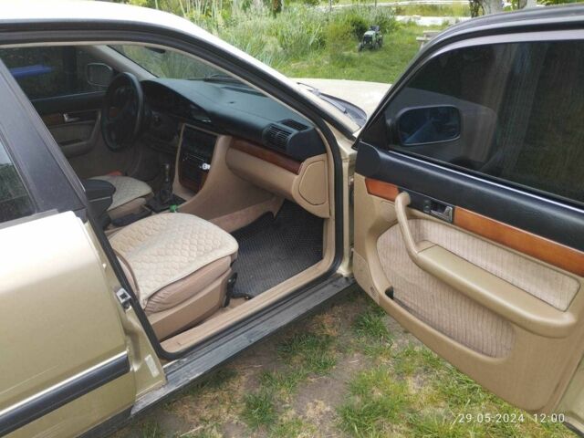 Бежевый Ауди 100, объемом двигателя 2.8 л и пробегом 370 тыс. км за 3200 $, фото 12 на Automoto.ua