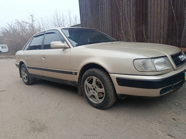 Бежевый Ауди 100, объемом двигателя 2.8 л и пробегом 1000 тыс. км за 2200 $, фото 1 на Automoto.ua