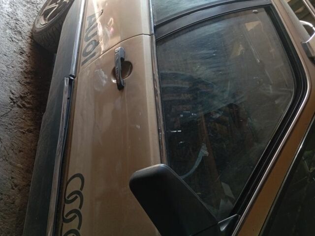 Бежевый Ауди 100, объемом двигателя 2 л и пробегом 250 тыс. км за 1800 $, фото 3 на Automoto.ua