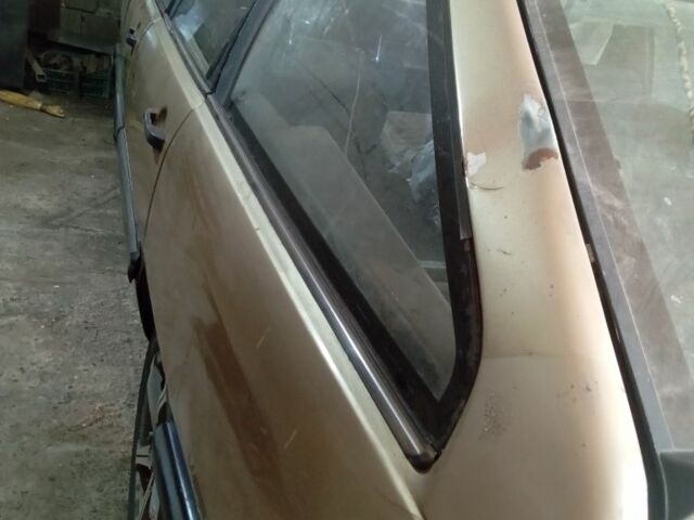 Бежевый Ауди 100, объемом двигателя 2 л и пробегом 250 тыс. км за 1800 $, фото 5 на Automoto.ua