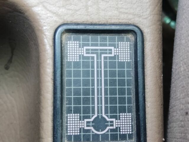 Бежевый Ауди 100, объемом двигателя 2.8 л и пробегом 423 тыс. км за 2700 $, фото 13 на Automoto.ua