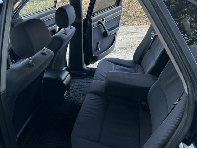 Черный Ауди 100, объемом двигателя 2.5 л и пробегом 575 тыс. км за 3200 $, фото 12 на Automoto.ua