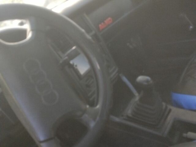 Черный Ауди 100, объемом двигателя 1.8 л и пробегом 2 тыс. км за 1000 $, фото 5 на Automoto.ua