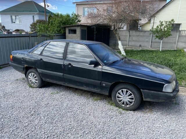 Черный Ауди 100, объемом двигателя 2.3 л и пробегом 362 тыс. км за 700 $, фото 1 на Automoto.ua