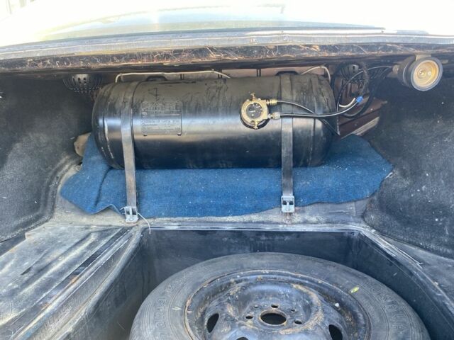 Черный Ауди 100, объемом двигателя 2.3 л и пробегом 362 тыс. км за 700 $, фото 6 на Automoto.ua