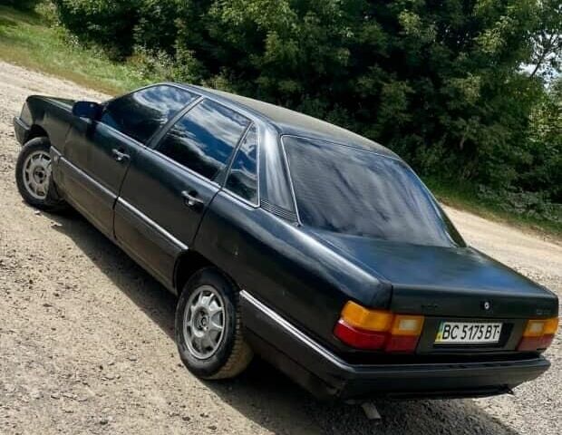 Ауди 100 1985 в Горохов на Automoto.ua Черный Ауди 100, объемом двигателя 1.8 л и пробегом 300 тыс. км за 799 $, фото 1 на Automoto.ua