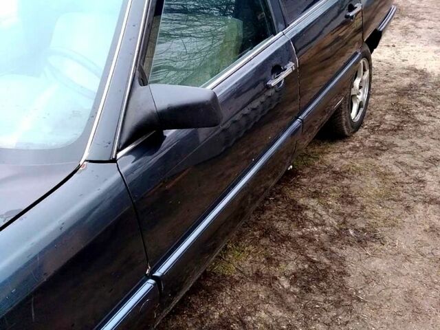 Черный Ауди 100, объемом двигателя 2.2 л и пробегом 185 тыс. км за 1100 $, фото 1 на Automoto.ua