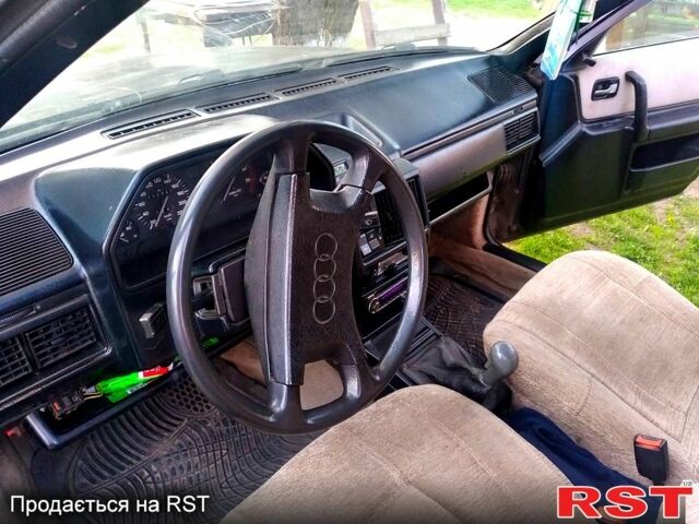 Черный Ауди 100, объемом двигателя 2.2 л и пробегом 185 тыс. км за 1100 $, фото 4 на Automoto.ua