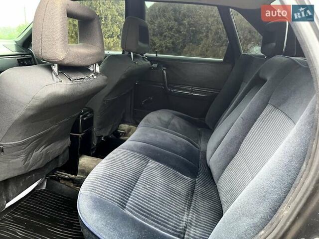 Черный Ауди 100, объемом двигателя 1.8 л и пробегом 384 тыс. км за 1800 $, фото 8 на Automoto.ua