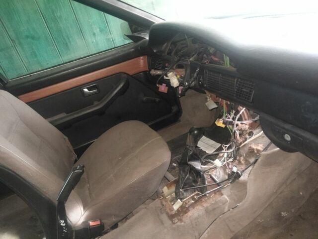 Черный Ауди 100, объемом двигателя 0 л и пробегом 360 тыс. км за 477 $, фото 4 на Automoto.ua