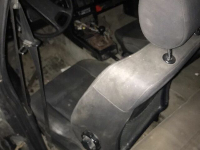 Черный Ауди 100, объемом двигателя 2 л и пробегом 200 тыс. км за 1500 $, фото 5 на Automoto.ua