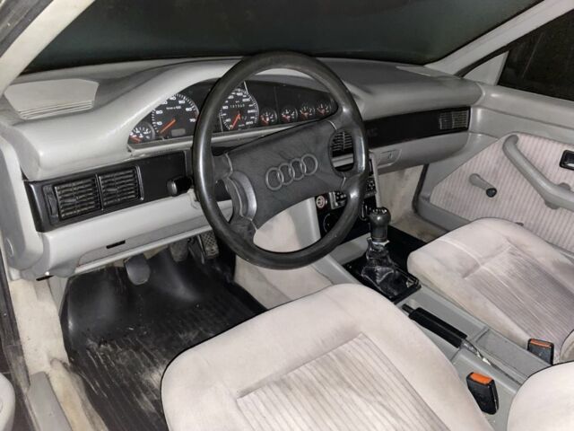 Чорний Ауді 100, об'ємом двигуна 2.2 л та пробігом 280 тис. км за 1350 $, фото 3 на Automoto.ua