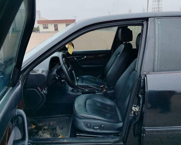 Черный Ауди 100, объемом двигателя 2.8 л и пробегом 325 тыс. км за 3000 $, фото 1 на Automoto.ua