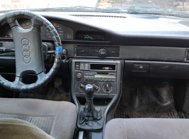 Чорний Ауді 100, об'ємом двигуна 0 л та пробігом 290 тис. км за 1000 $, фото 3 на Automoto.ua