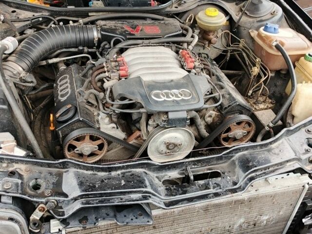 Черный Ауди 100, объемом двигателя 2.8 л и пробегом 324 тыс. км за 3000 $, фото 5 на Automoto.ua