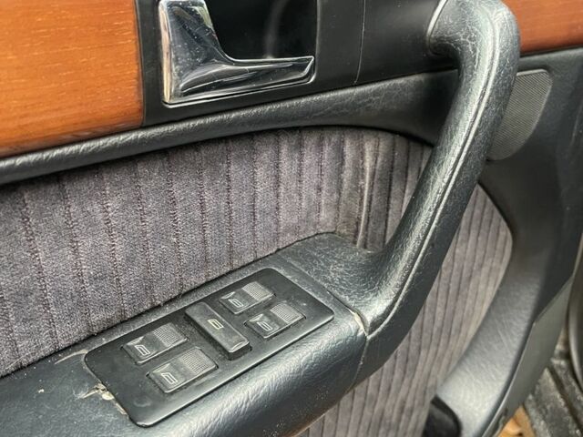 Черный Ауди 100, объемом двигателя 2.8 л и пробегом 496 тыс. км за 2500 $, фото 13 на Automoto.ua