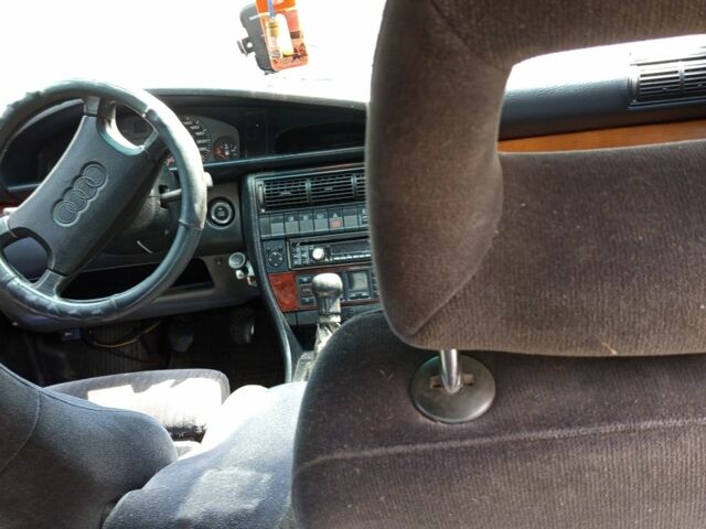 Черный Ауди 100, объемом двигателя 2 л и пробегом 432 тыс. км за 1700 $, фото 7 на Automoto.ua