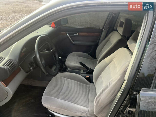 Черный Ауди 100, объемом двигателя 2.8 л и пробегом 470 тыс. км за 2350 $, фото 21 на Automoto.ua