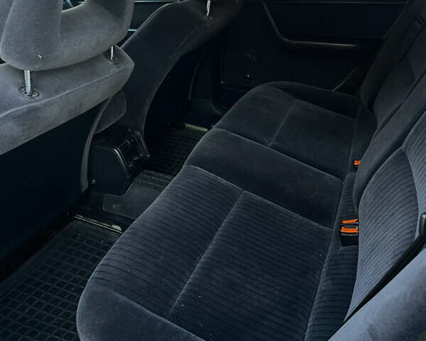 Ауди 100 1992 в Черкассах на Automoto.ua Черный Ауди 100, объемом двигателя 2.6 л и пробегом 286 тыс. км за 3500 $, фото 8 на Automoto.ua