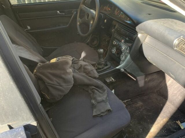 Черный Ауди 100, объемом двигателя 2.3 л и пробегом 258 тыс. км за 1500 $, фото 7 на Automoto.ua