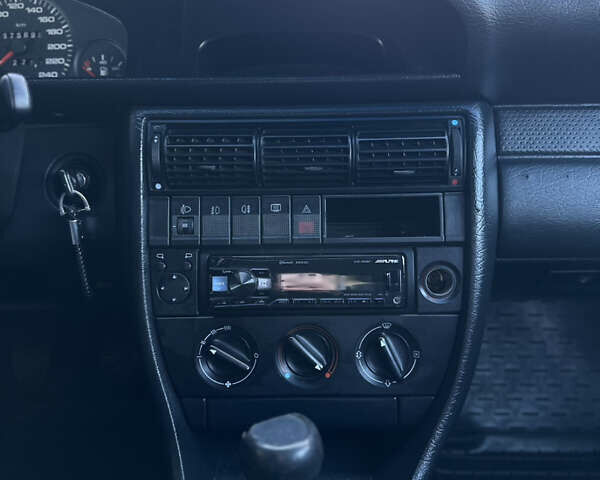 Черный Ауди 100, объемом двигателя 2.5 л и пробегом 575 тыс. км за 3200 $, фото 14 на Automoto.ua