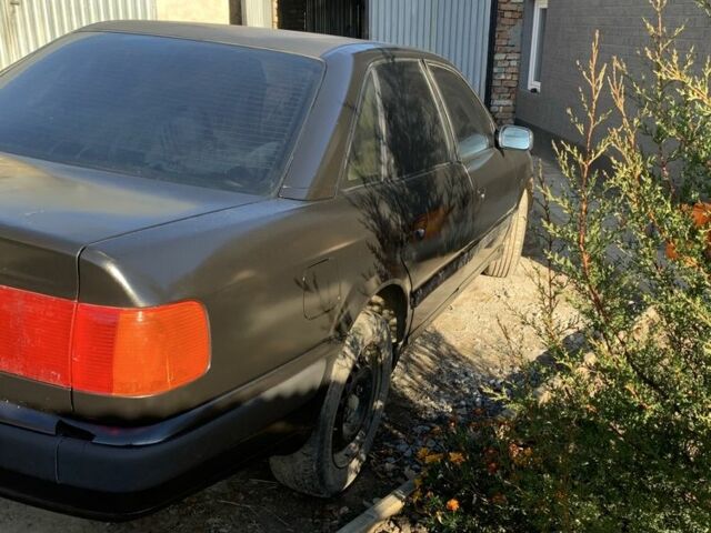 Черный Ауди 100, объемом двигателя 2.3 л и пробегом 258 тыс. км за 1500 $, фото 4 на Automoto.ua