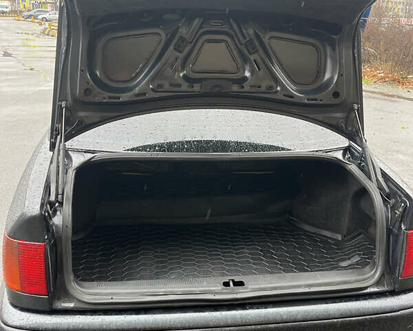 Черный Ауди 100, объемом двигателя 2.5 л и пробегом 338 тыс. км за 4000 $, фото 12 на Automoto.ua