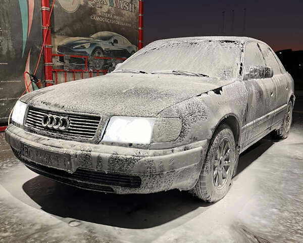 Черный Ауди 100, объемом двигателя 2.6 л и пробегом 350 тыс. км за 3999 $, фото 3 на Automoto.ua