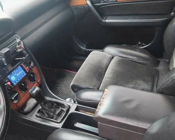 Черный Ауди 100, объемом двигателя 1.98 л и пробегом 40 тыс. км за 2700 $, фото 4 на Automoto.ua