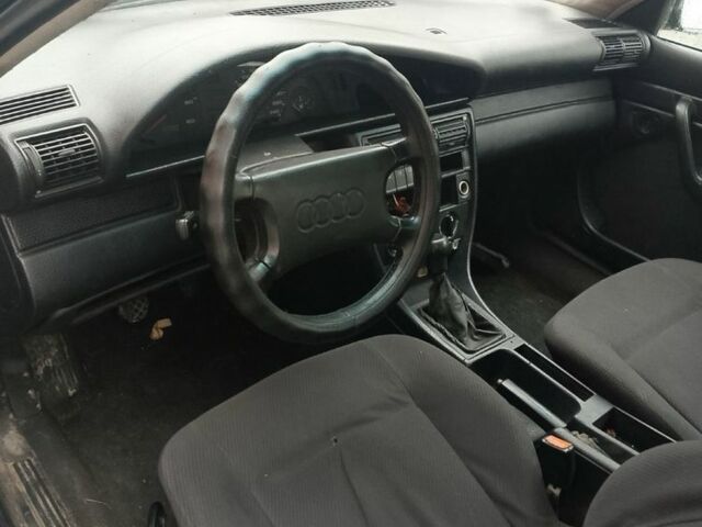 Черный Ауди 100, объемом двигателя 2.3 л и пробегом 258 тыс. км за 1200 $, фото 5 на Automoto.ua